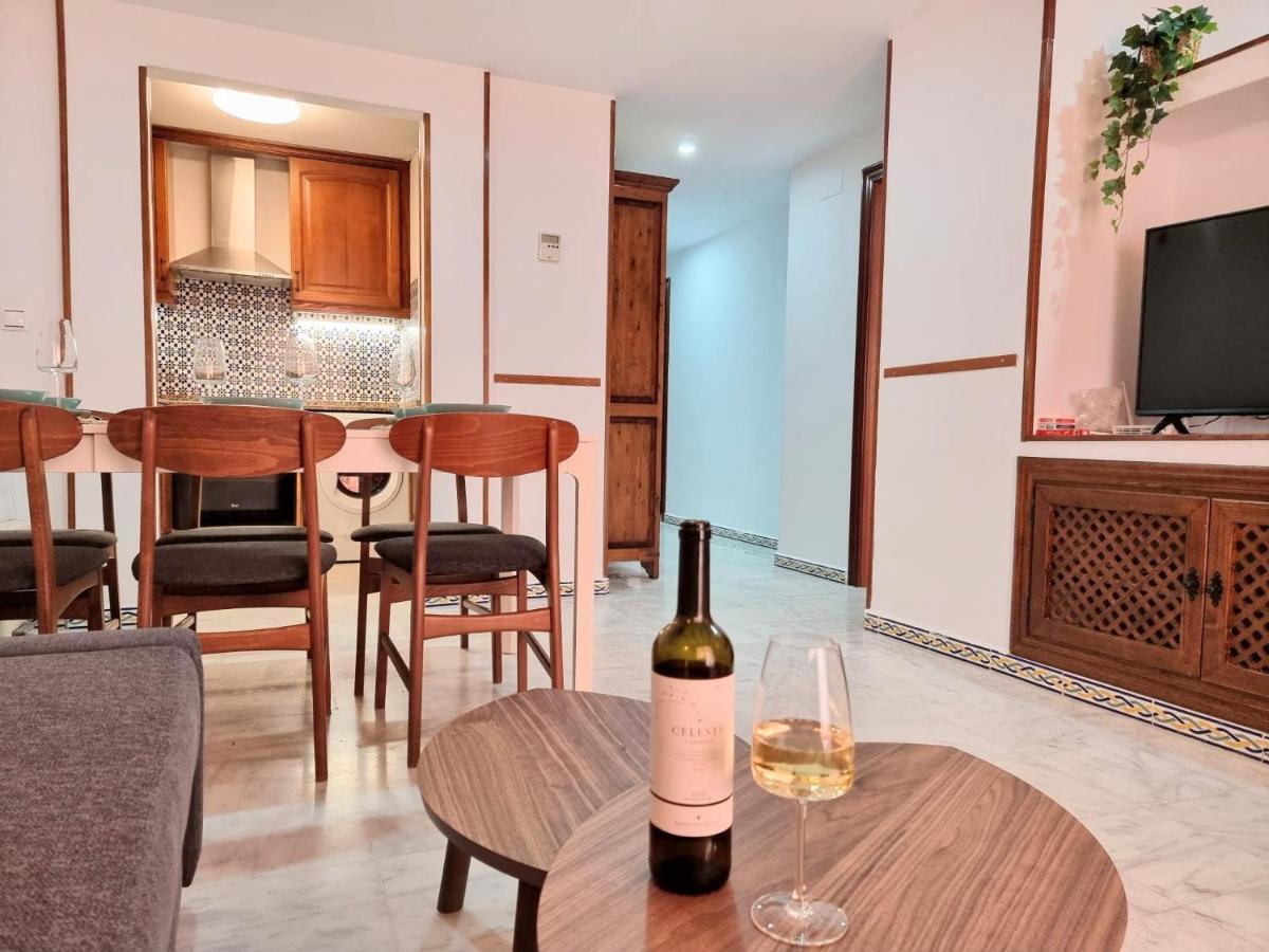 De Don Huberto, Locos Apartment Torrevieja